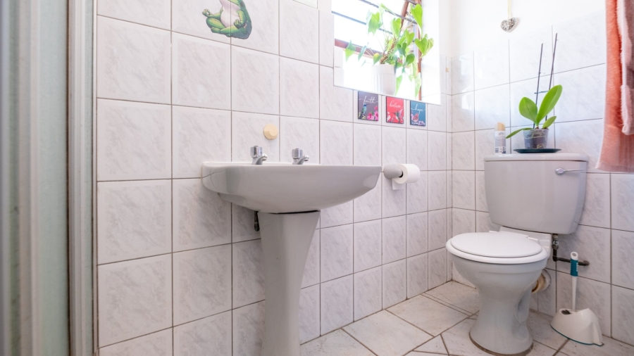 3 Bedroom Property for Sale in Denneoord Western Cape